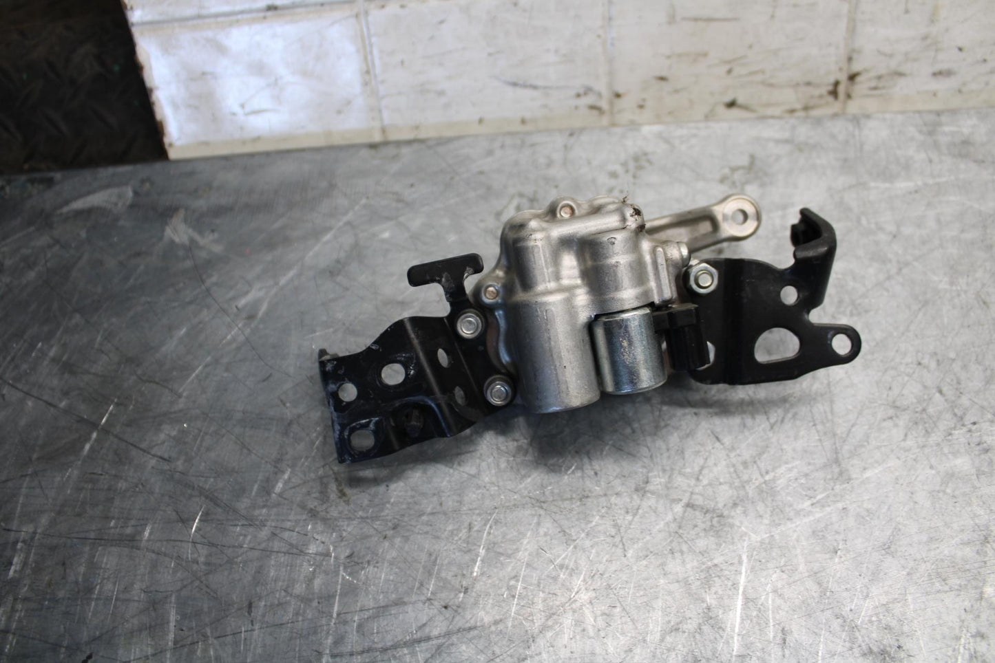 2016 Honda CBR1000RR STEERING DAMPER STABILIZER 53700-MFL-013 BB530