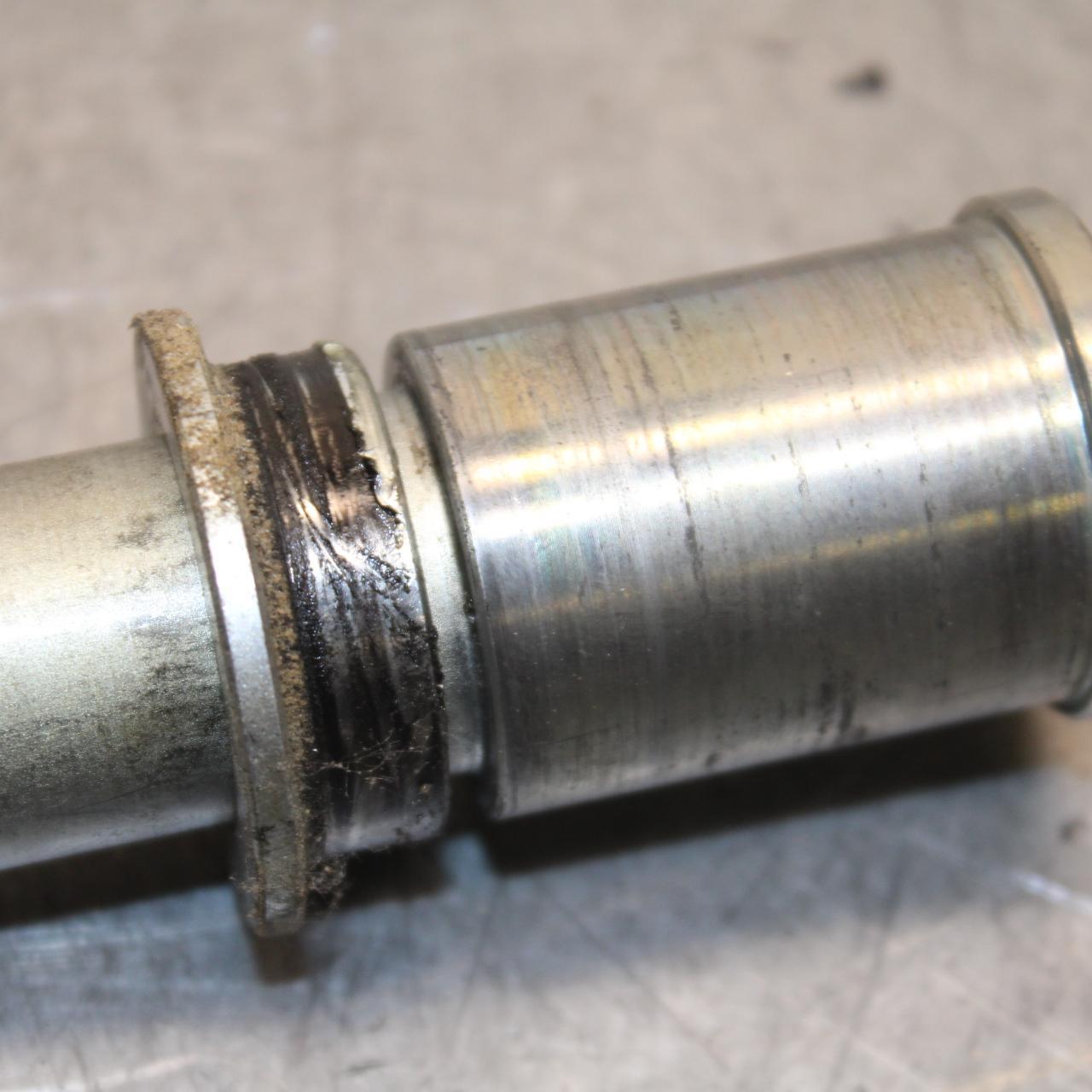 21 KAWASAKI NINJA ZX6R FRONT WHEEL RIM AXLE PIVOT BOLT 41068-0599 BB647