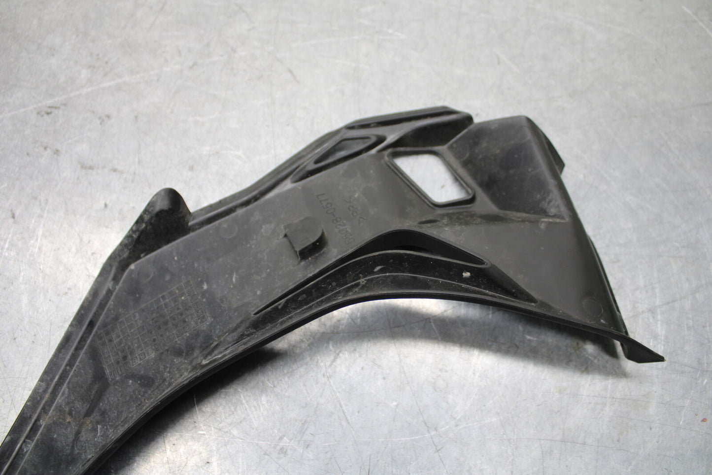 16 KAWASAKI NINJA ZX10R RIGHT FRONT DUCT COVER  BB650