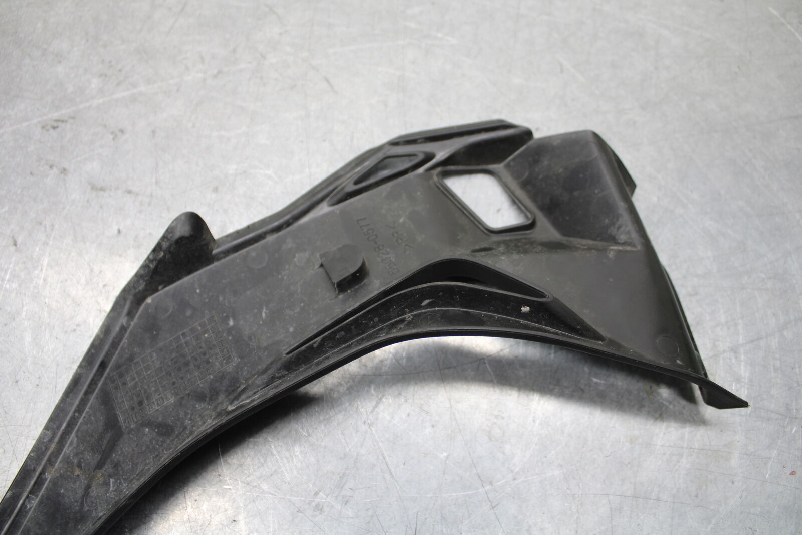 16 KAWASAKI NINJA ZX10R RIGHT FRONT DUCT COVER  BB650