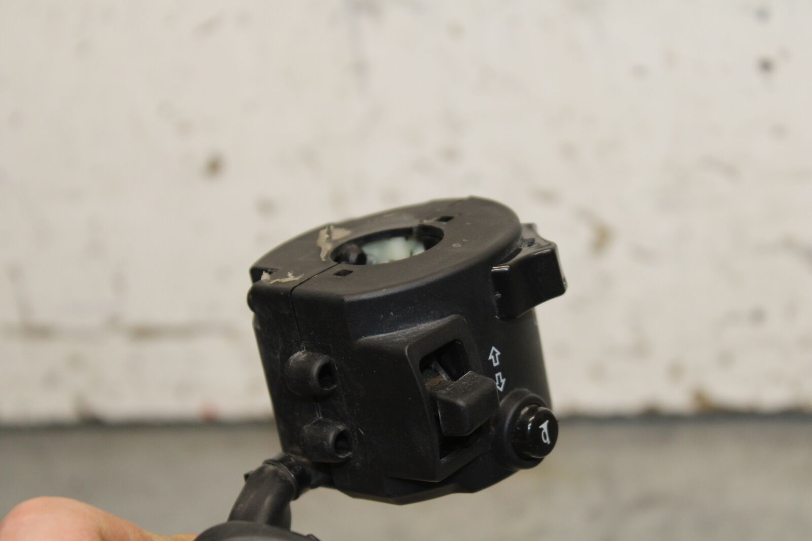 19-24 YAMAHA R3 LEFT CLIP ON HANDLE HORN SIGNALS SWITCH SWITCHES BB736