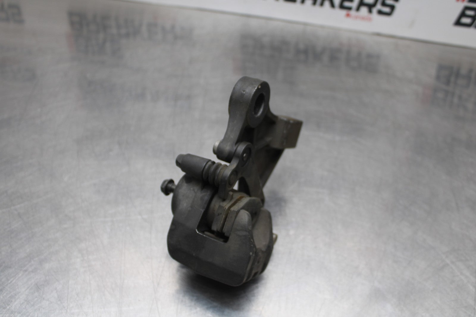 08 KAWASAKI NINJA ZX10R REAR BACK BRAKE CALIPER W MOUNT BRACKET BB201