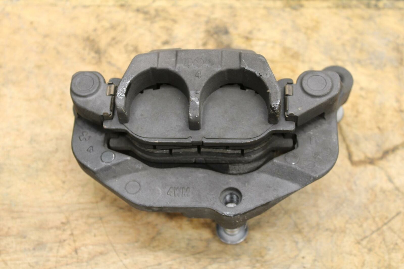 17-20 YAMAHA BOLT XVS950 R-SPEC RIGHT FRONT BRAKE CALIPER BB348