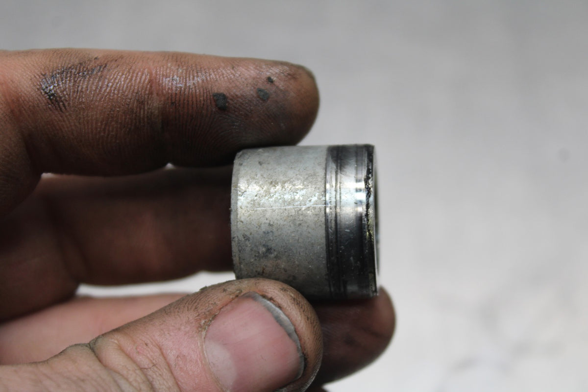 18 HONDA CB500F FRONT WHEEL RIM AXLE PIVOT BOLT BB861