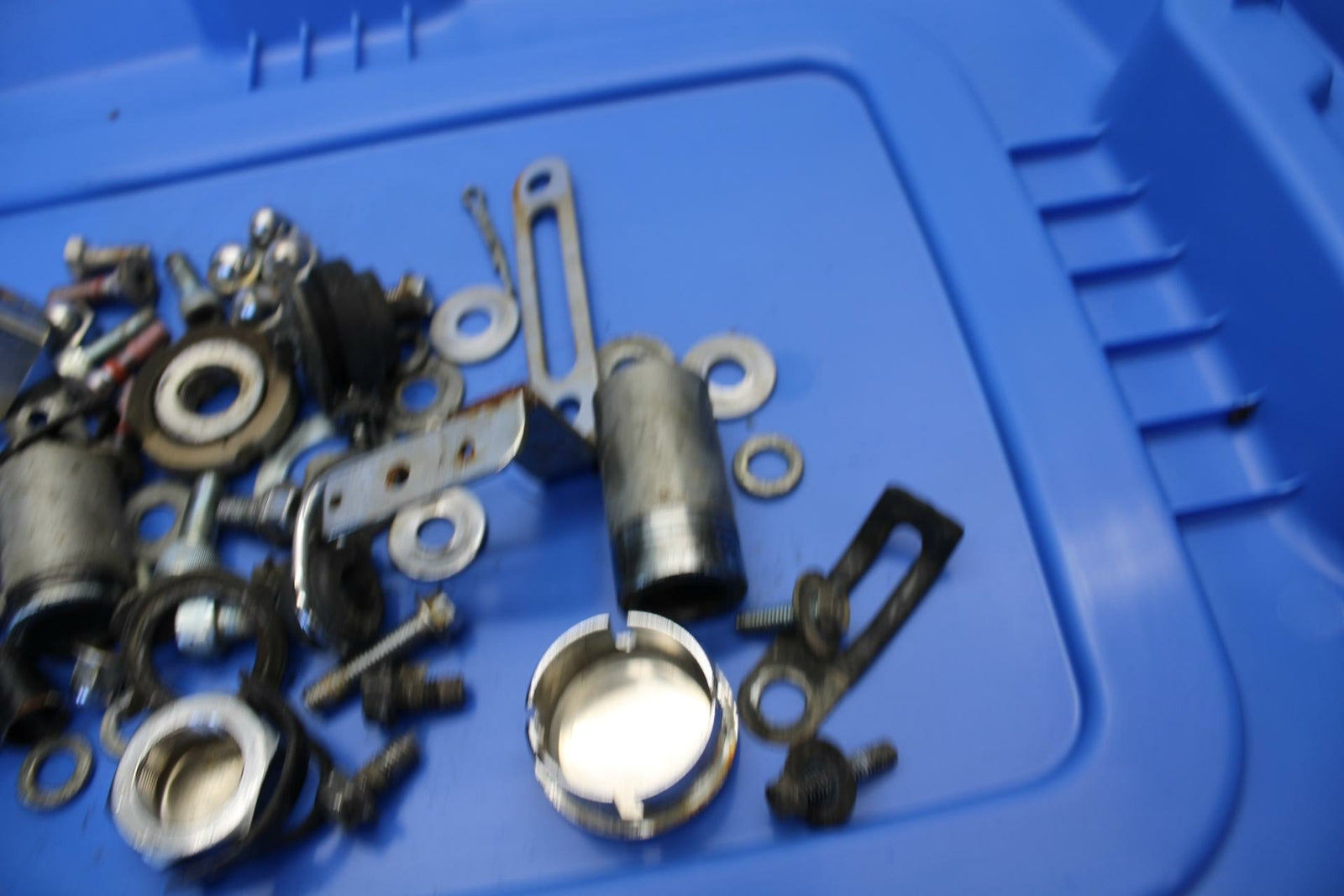 01 KAWASAKI VULCAN 1500 LEFTOVER BRAKE ROTOR  HARDWARE SCREW KIT SET BB301