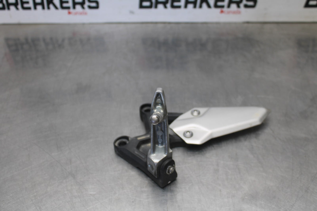23-26 KAWASAKI NINJA ZX4RR LEFT REARSET REAR SET DRIVER FOOT PEG REST STOP BB898