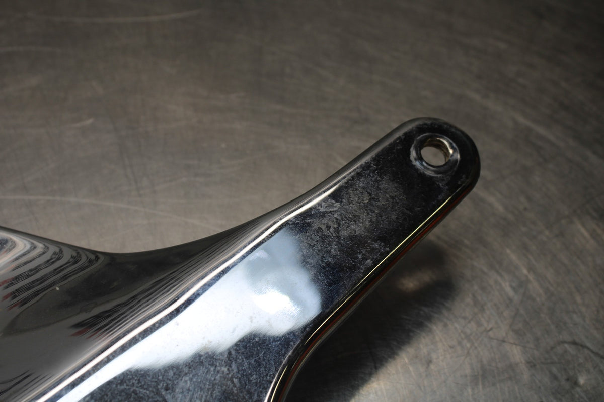 2006 Suzuki Boulevard C90 REAR PASSENGER FENDER GRAB RAIL BB849