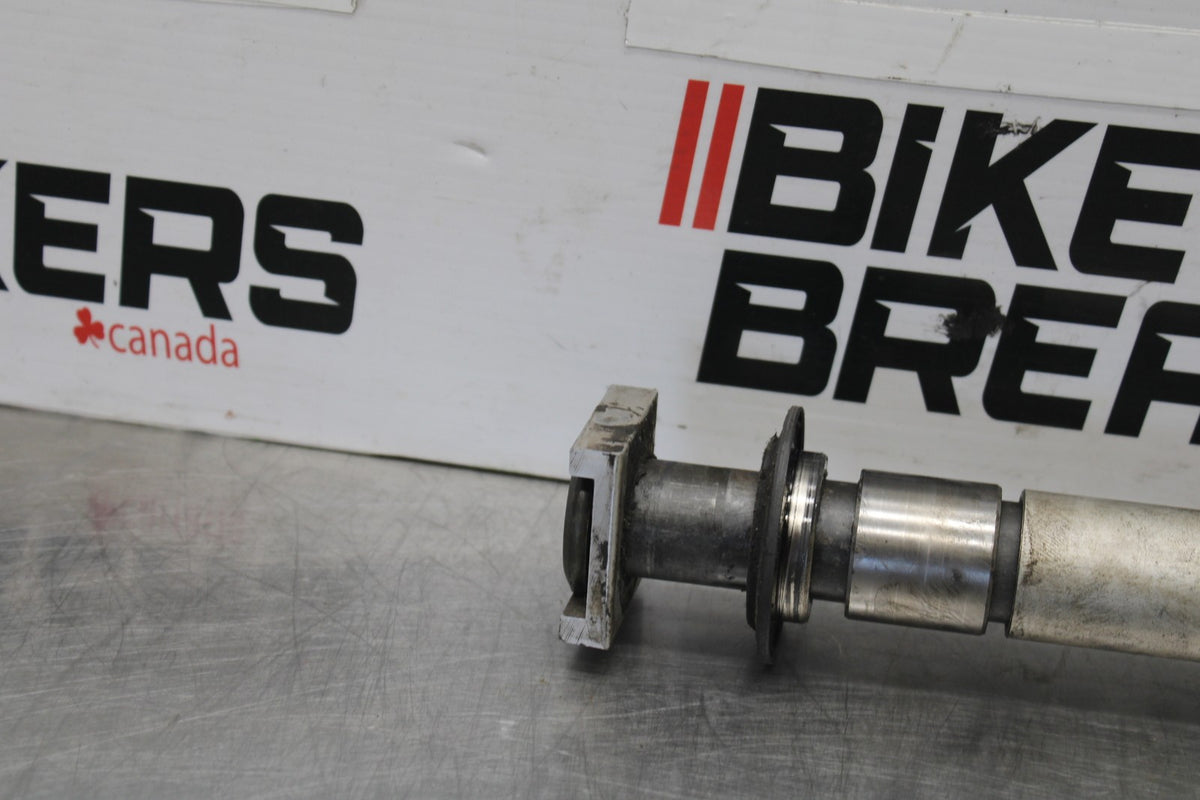 03 YAMAHA YZF R1 REAR AXLE BACK WHEEL RIM PIVOT BOLT AXEL BB895