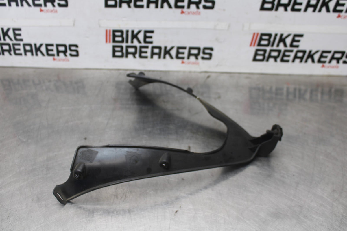 00-01 HONDA CBR929RR FRONT LOWER INNER EXHAUST V FAIRING COWL GUARD BB925