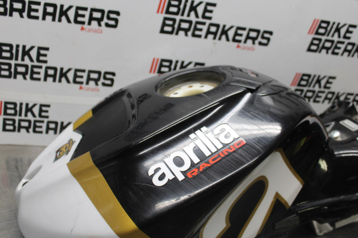 24 APRILIA TUONO V4 1100 FACTORY ABS GAS TANK FUEL CELL PETROL RESERVOIR BB887