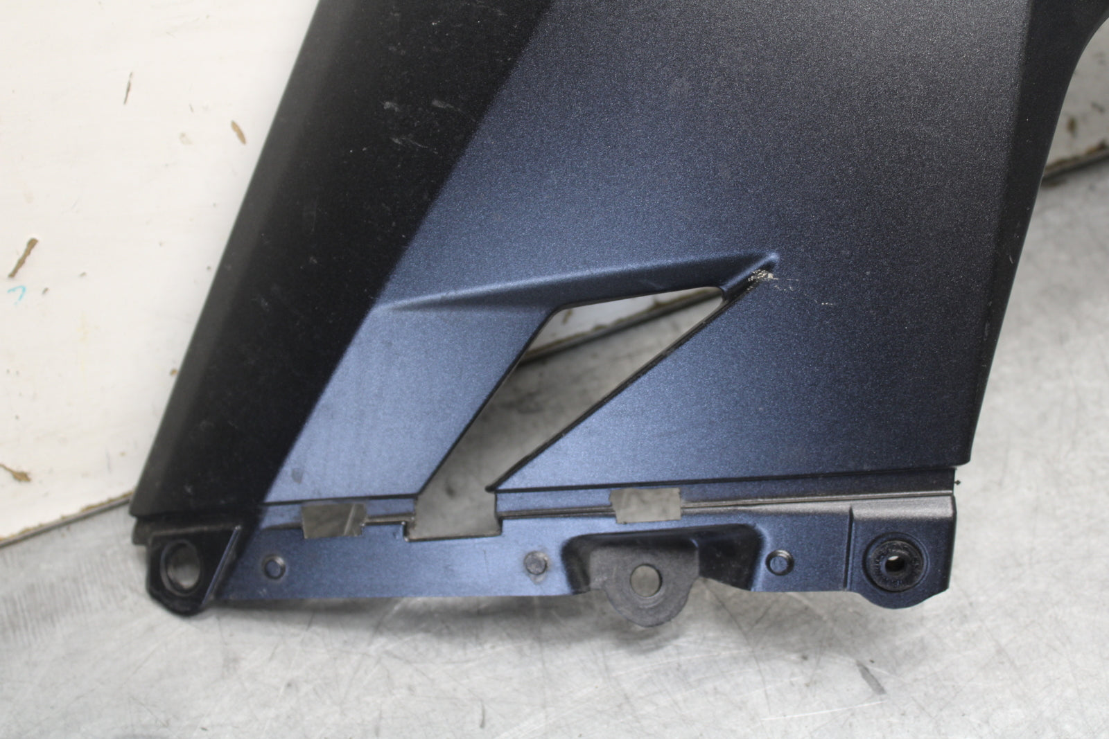 18-23 KAWASAKI NINJA 400 LEFT MID UPPER SIDE FAIRING COWL PLASTIC BB679