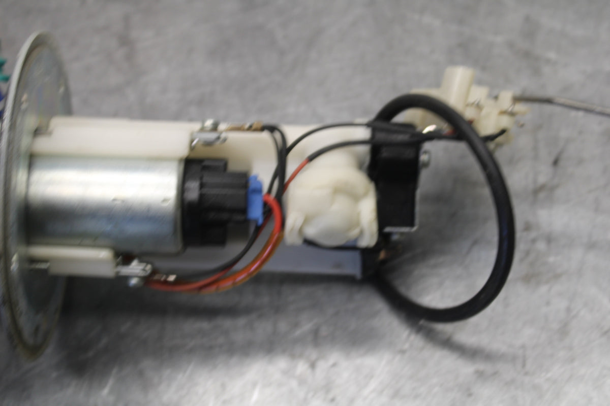 06-07 SUZUKI GSXR 600 FUEL PUMP GAS PETROL SENDER UNIT BB694