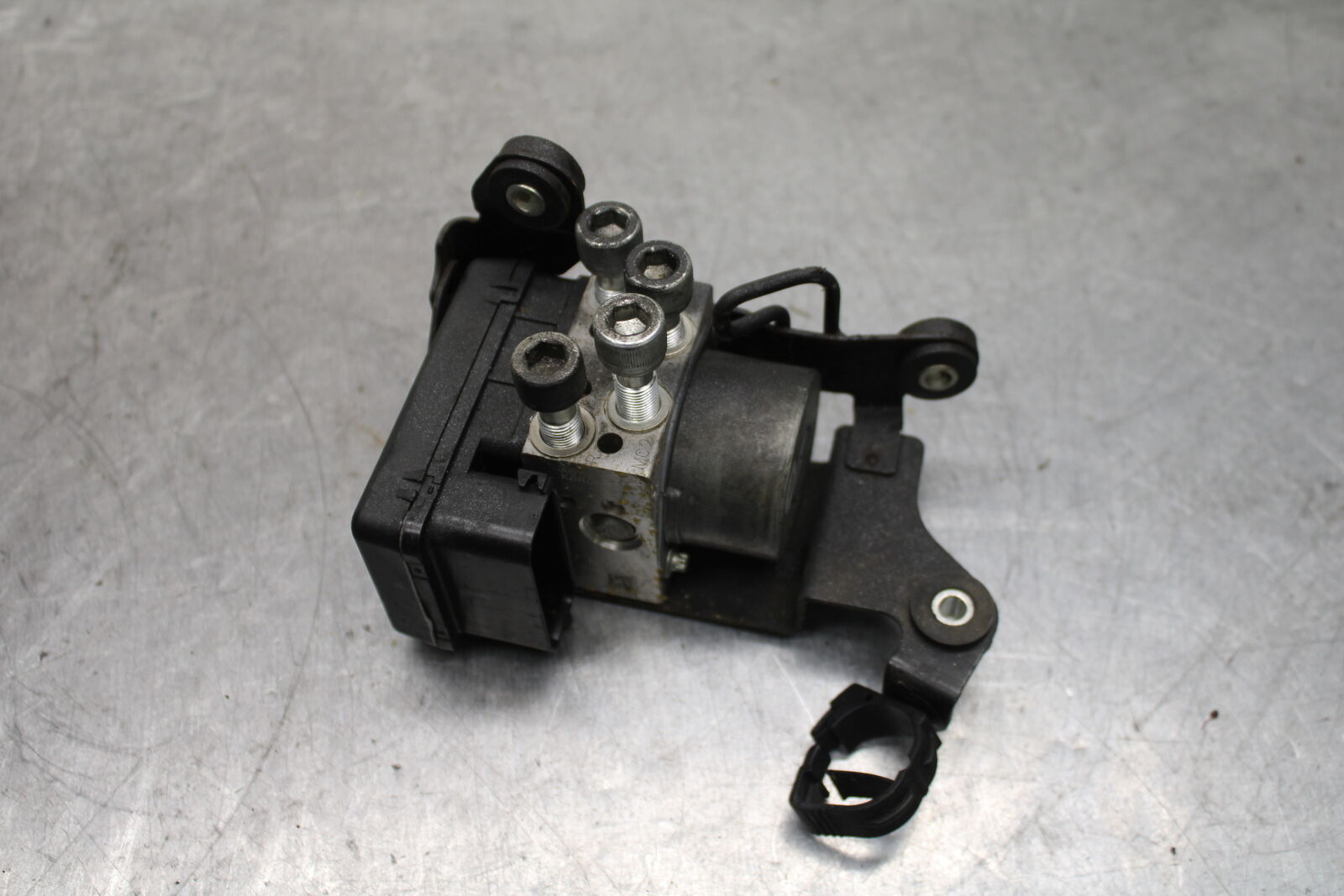 13-18 KAWASAKI NINJA ZX6R ABS PUMP UNIT MODULE BB118