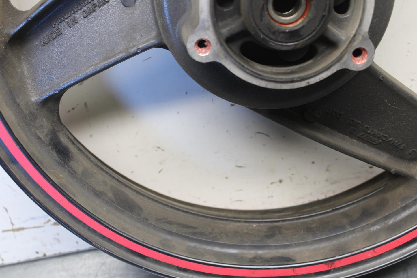 90-07 KAWASAKI ZZR 250 REAR WHEEL RIM BB298