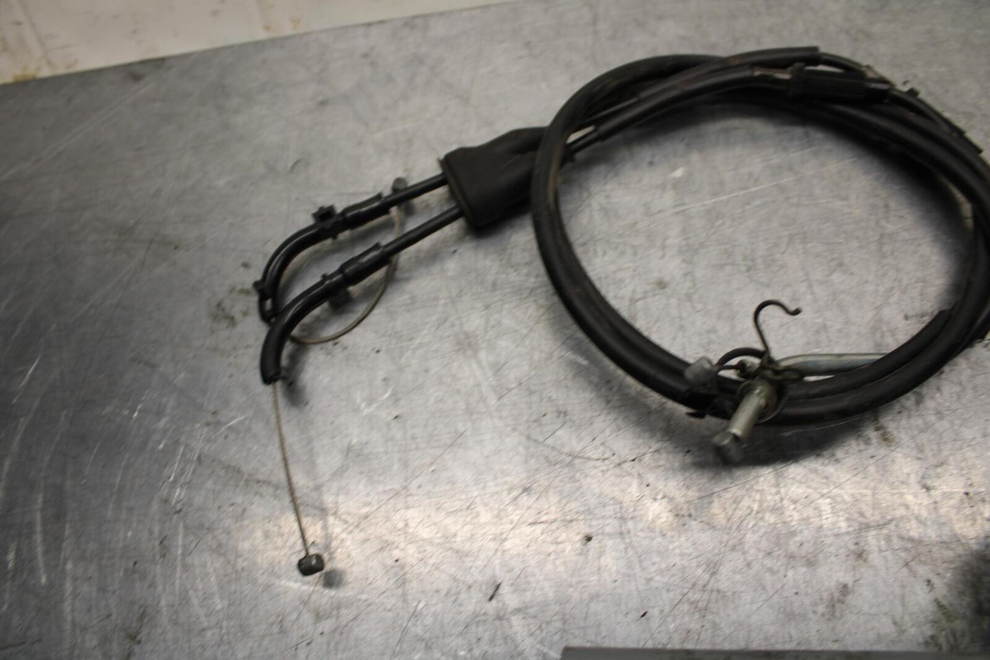 08-09 KAWASAKI NINJA ZX14R THROTTLE CABLE LINE HOUSING GUIDE BB73