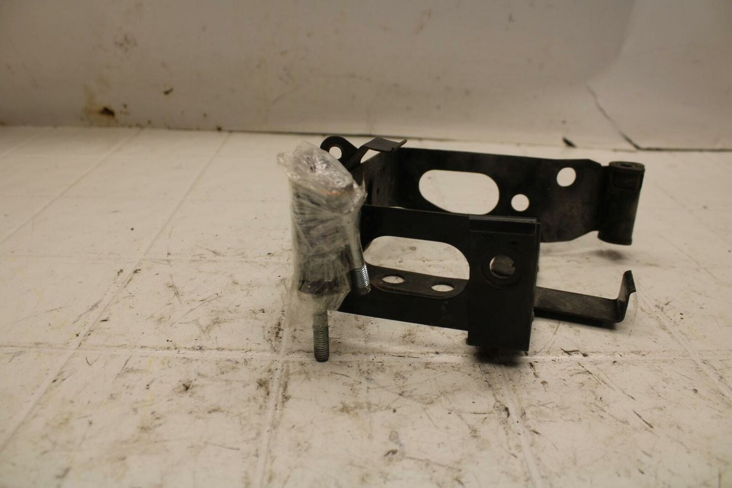 72 HONDA CB500 K1 BATTERY TRAY BOX BB24