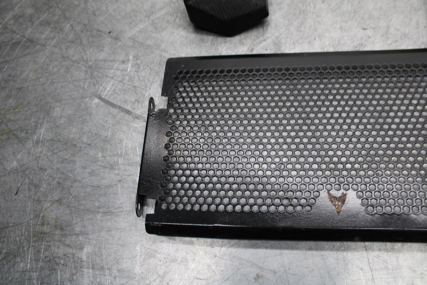 2015 Yamaha FZ07 ENGINE RADIATOR GUARD COVER BB531
