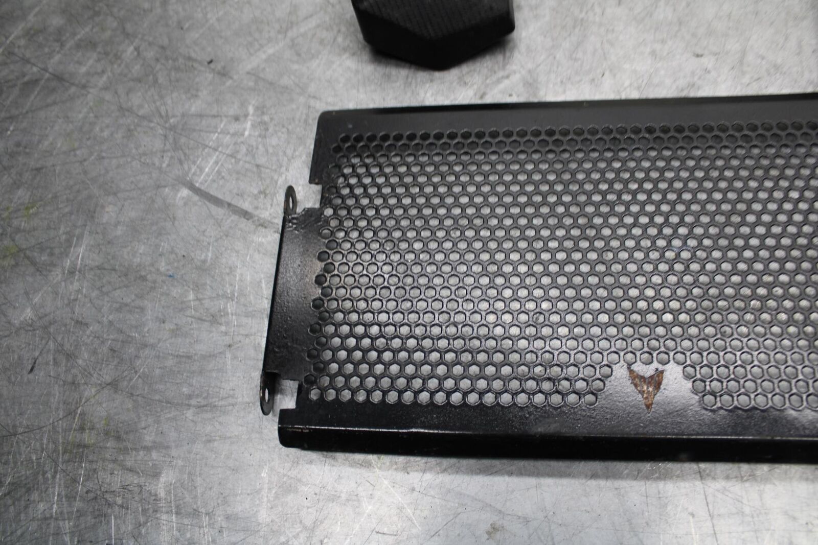 2015 Yamaha FZ07 ENGINE RADIATOR GUARD COVER BB531