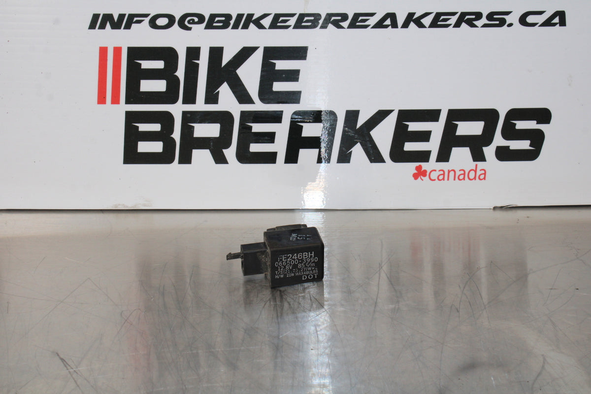 96-07 YAMAHA YZF600R TURN SIGNAL BLINKER RELAY FLASHER SWITCH BB158