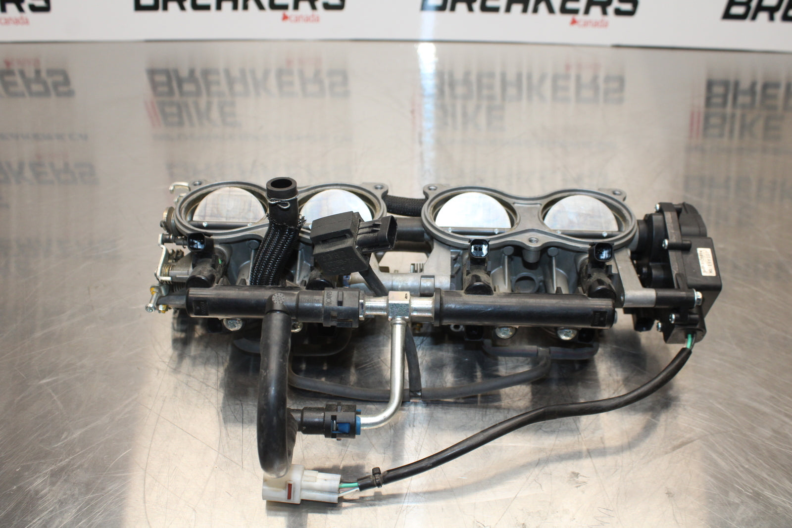 11 SUZUKI GSXR1000 MAIN FUEL INJECTORS / THROTTLE BODIES BB142