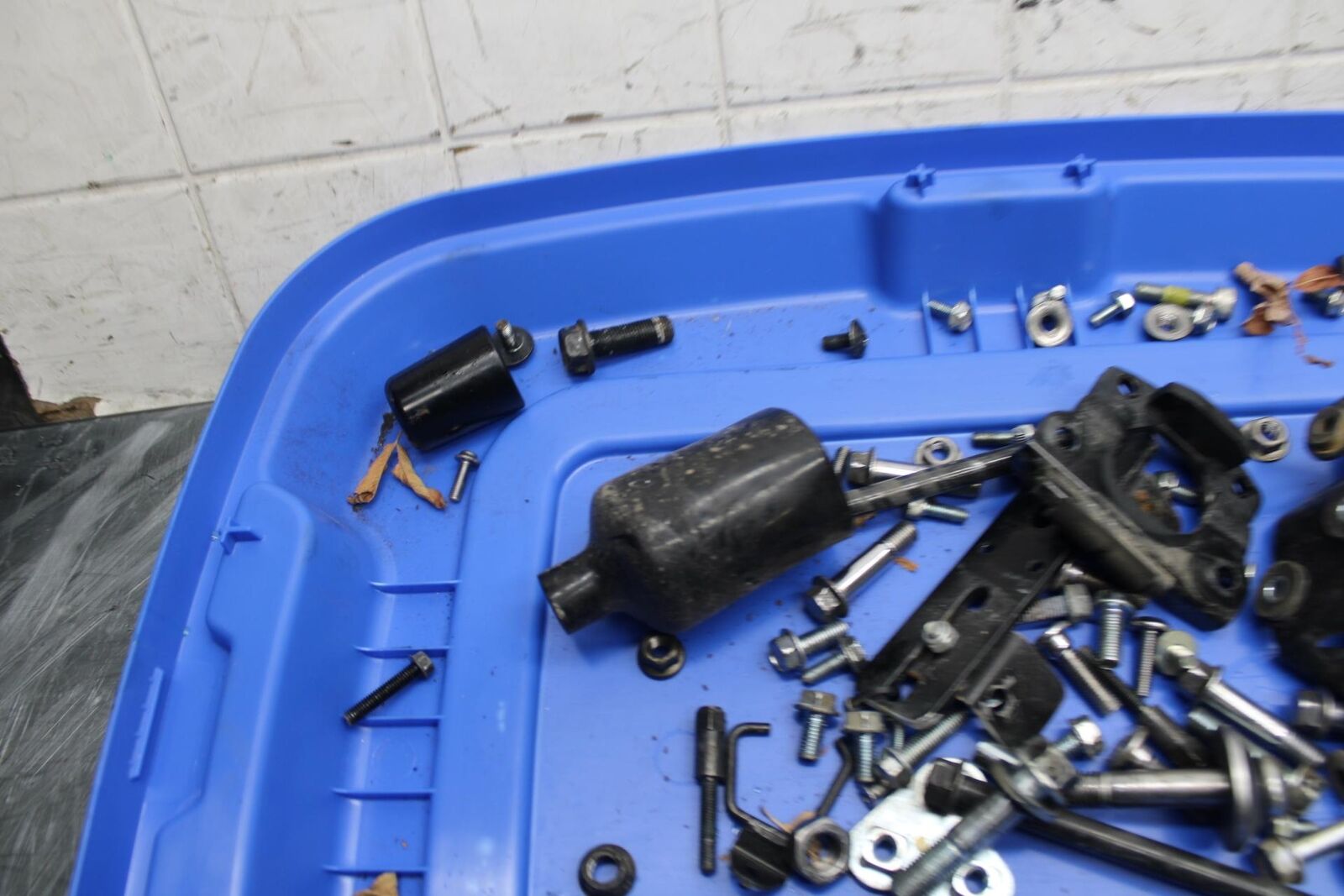 15-17 KAWASAKI EX 650 NINJA  ABS LEFTOVER MOUNTING BOLTS HARDWARE MOTOR BB494