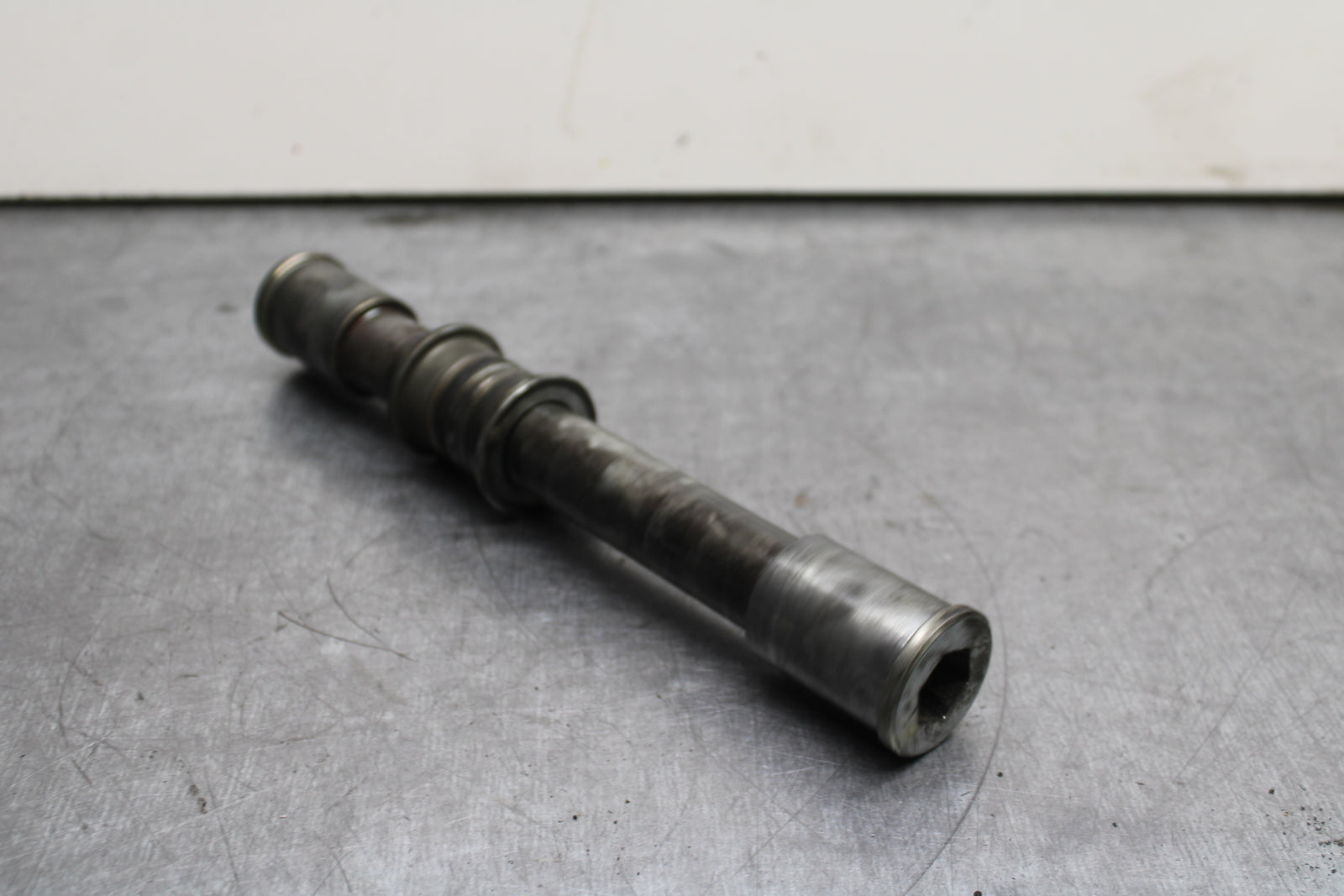 00-02 KAWASAKI NINJA ZX6R FRONT WHEEL RIM AXLE PIVOT BOLT BB750