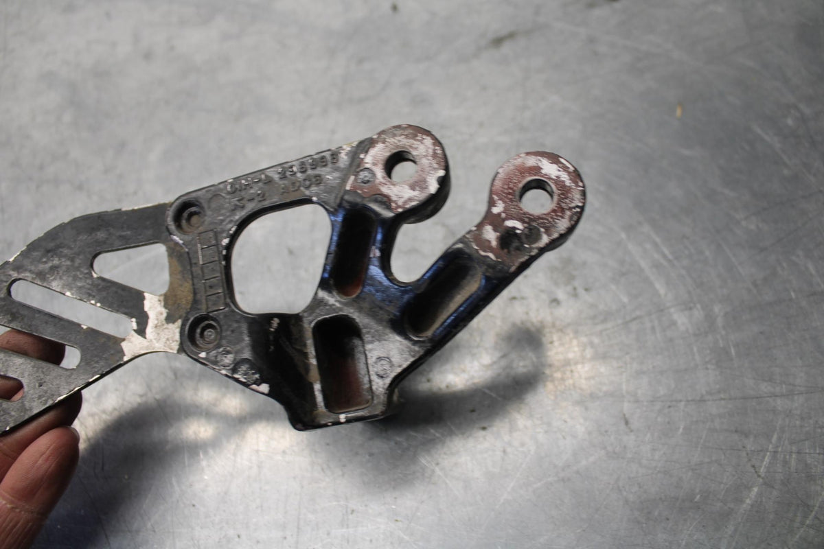 08-10 SUZUKI GSXR 600  LEFT REARSET  DRIVER FOOT PEG BRACKET MOUNT BB101 #B
