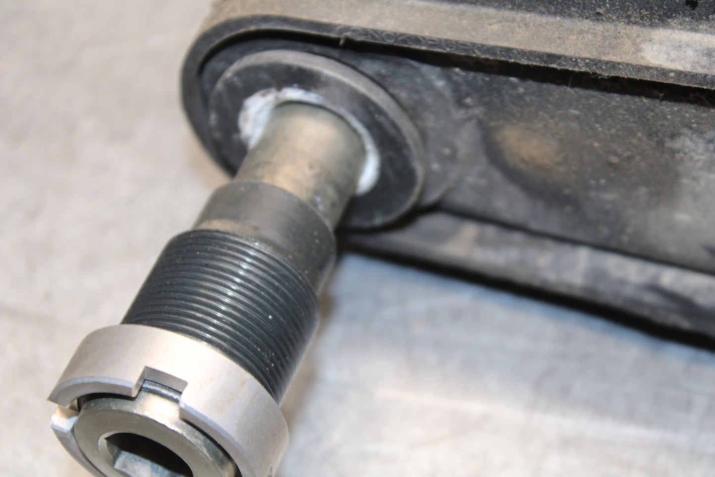 16 KAWASAKI NINJA ZX10R REAR SWINGARM BACK SUSPENSION 33001-0648 BB650