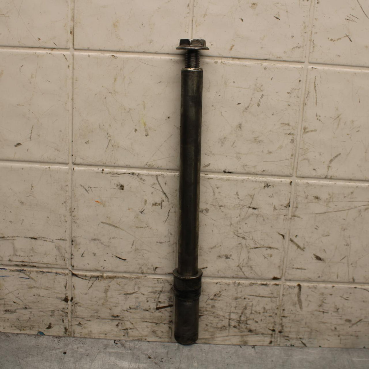 2007 Honda Shadow Spirit 1100 VT1100C FRONT WHEEL RIM AXLE PIVOT BOLT BB561