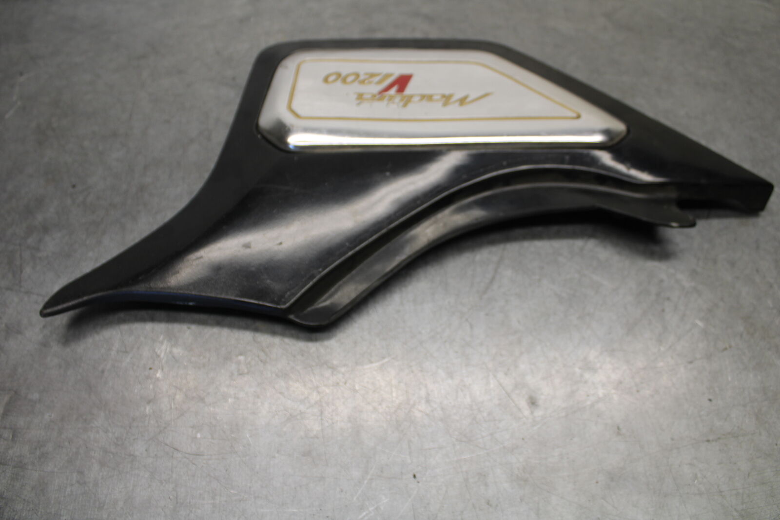 85-86 SUZUKI MADURA 1200 SIDE COVER PANEL COWL FAIRING SET BB691
