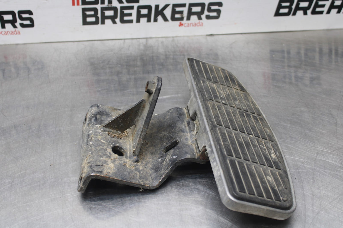 05-09 SUZUKI BOULEVARD C90 LEFT FRONT FOOT REST PEG STEP BB791
