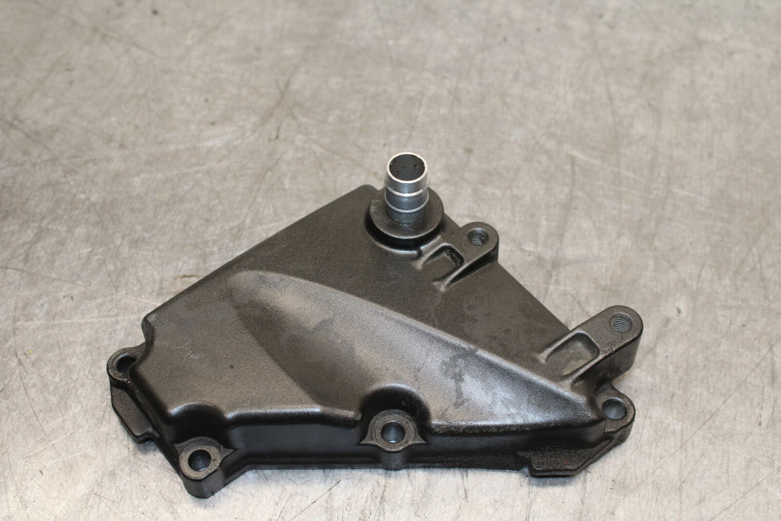 06 YAMAHA YZF R6 ENGINE MOTOR CRANK CASE VENT COVER BB716
