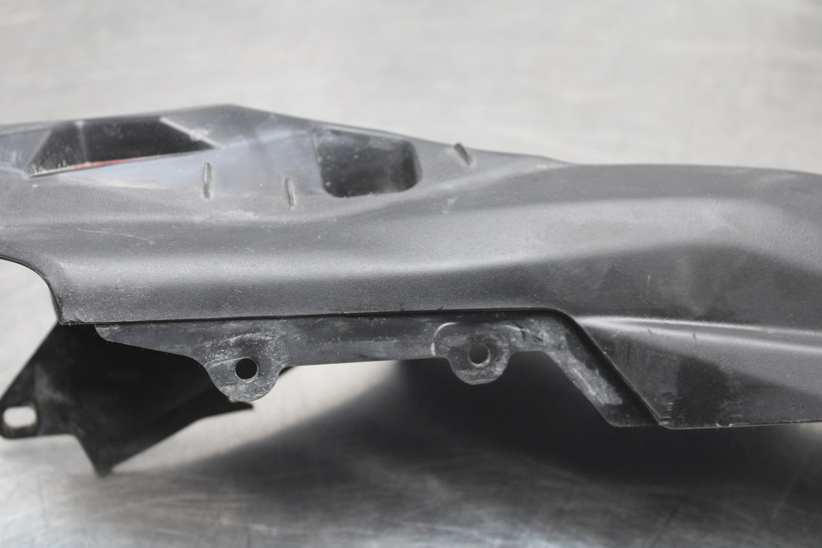 22-25 YAMAHA YZF R7 LEFT REAR BACK TAIL INNER FAIRING COWL SHROUD BB850