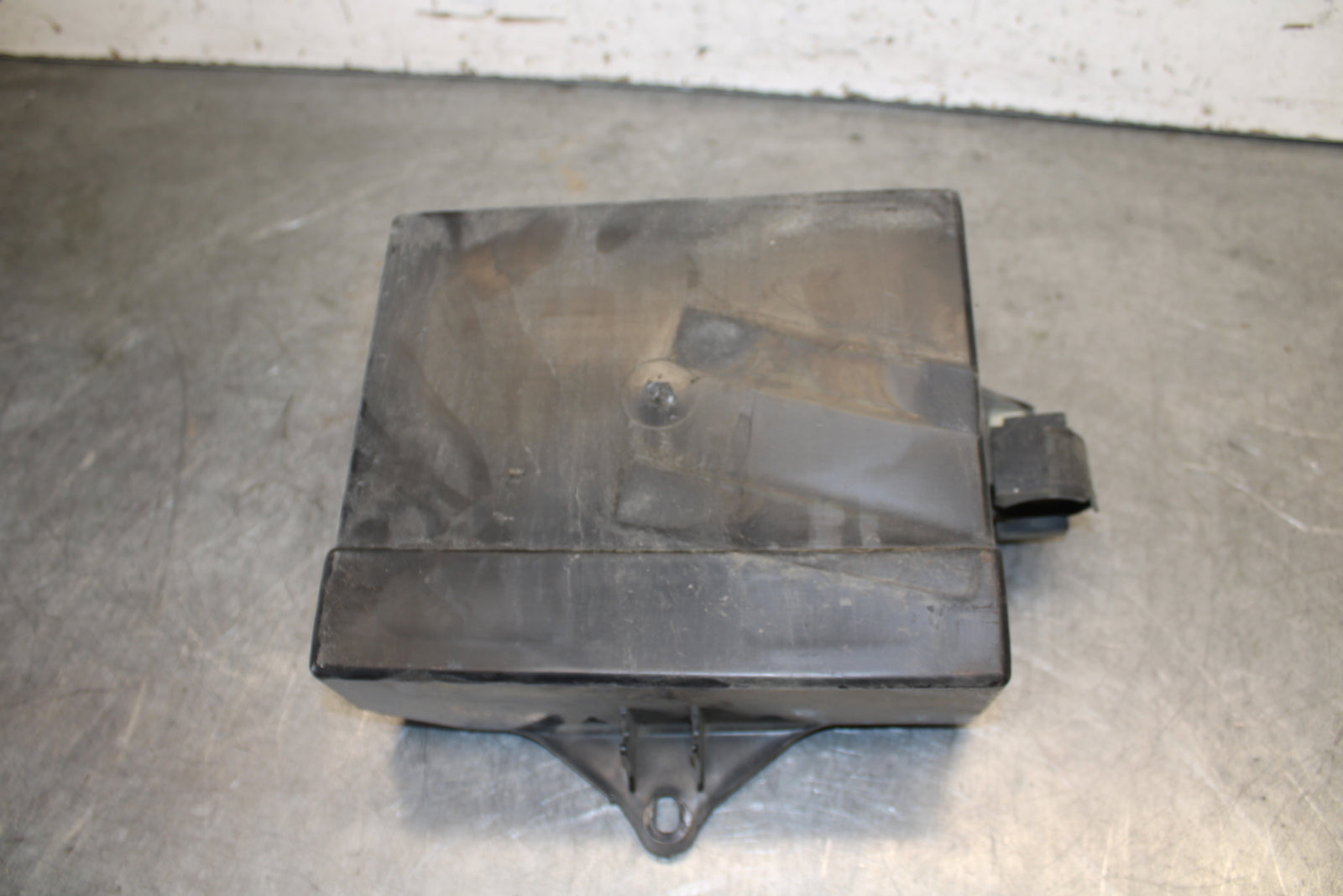 93-00 HONDA GOLDWING 1500 GL1500SE BATTERY TRAY BOX HOLDER BB700