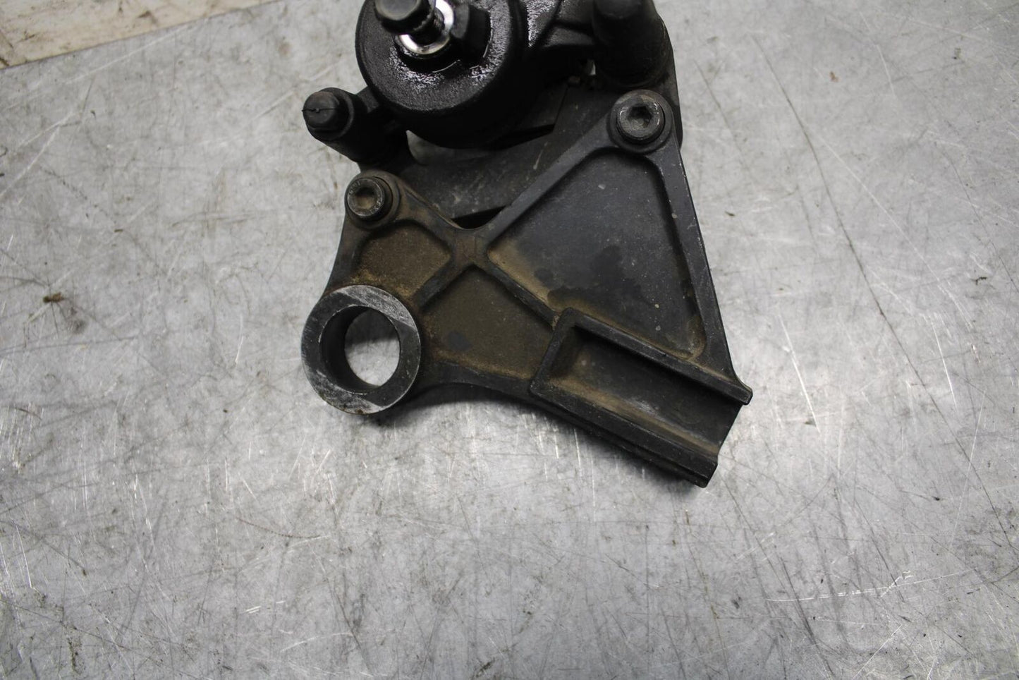 2009 Kawasaki Ninja ZX6R ZX600R REAR BACK BRAKE CALIPER W MOUNT BRACKET BB538