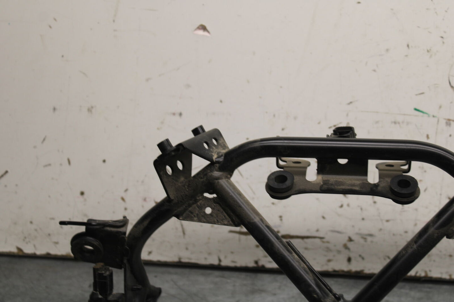 18-24 KAWASAKI NINJA 650 UPPER FAIRING MIRROR GAUGES STAY BRACKET BB725