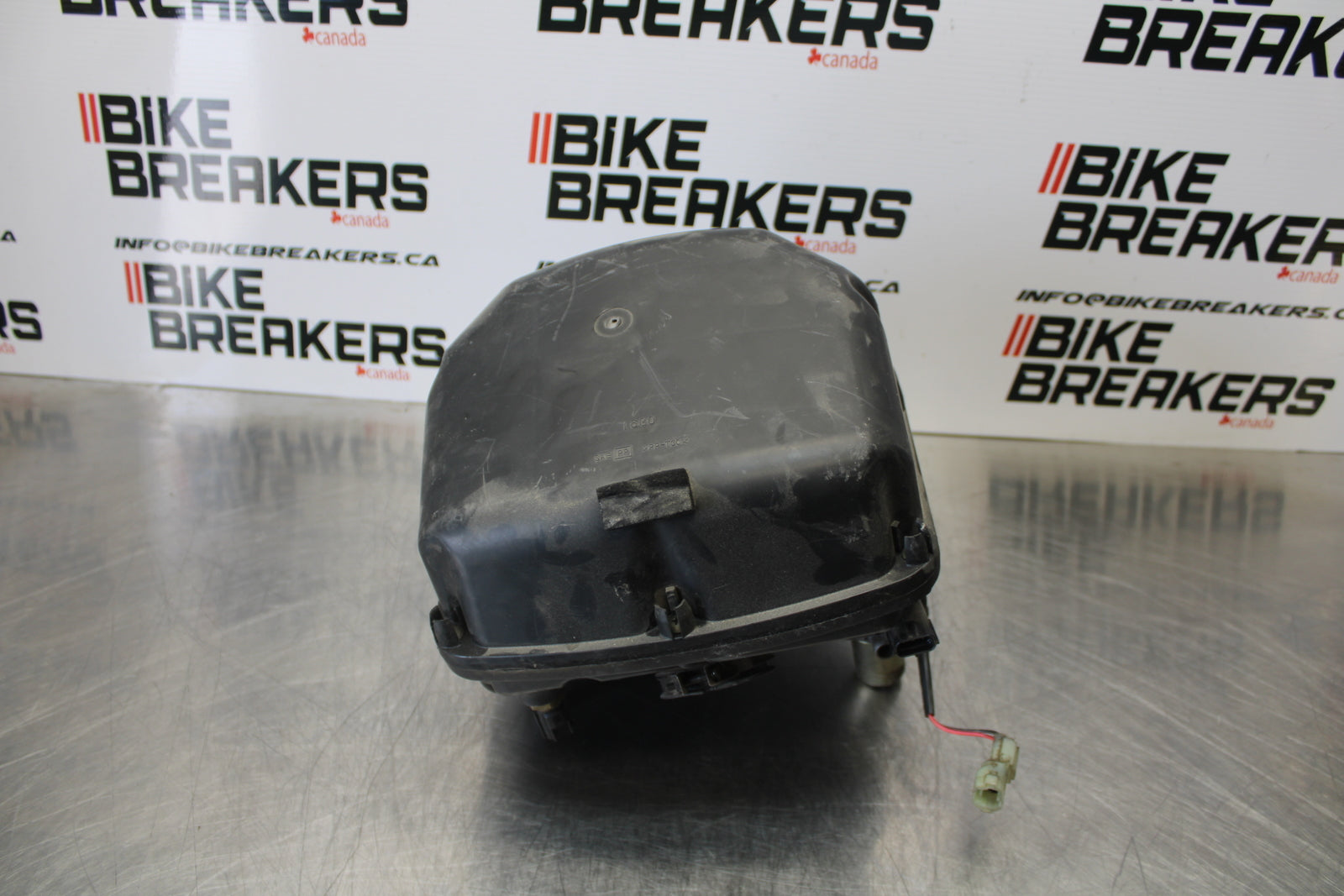 03 SUZUKI SV650S AIRBOX AIR INTAKE FILTER BOX BB167