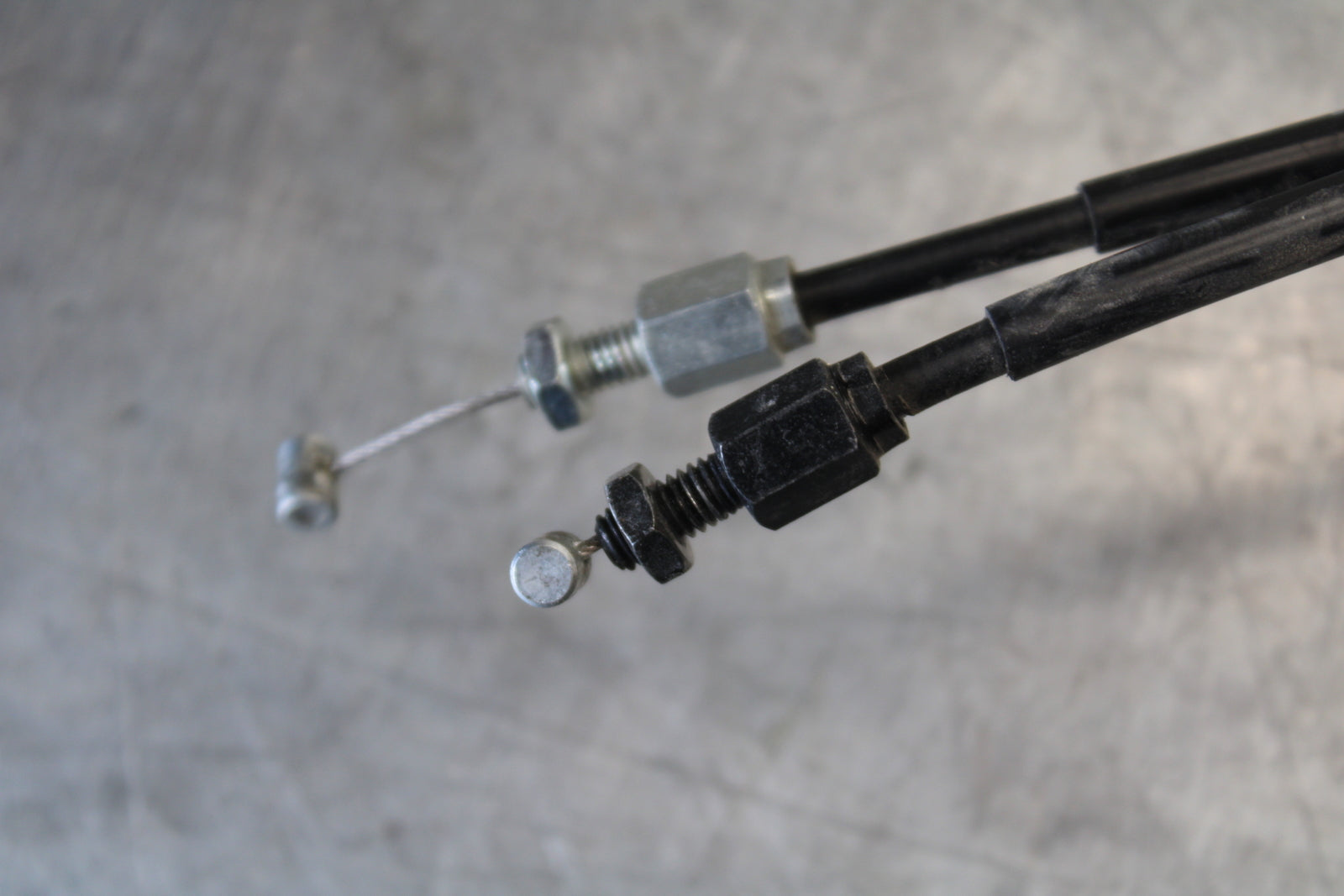 08-16 YAMAHA YZF R6 THROTTLE CABLES LINES 13S-26302-00-00 BB665