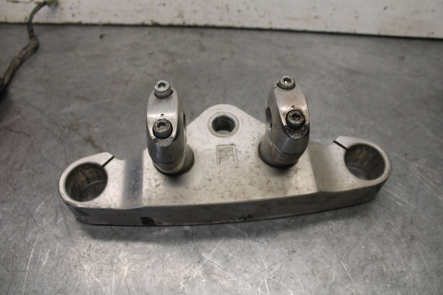 05-09 SUZUKI BOULEVARD C90 FORKS UPPER TRIPLE TREE CLAMP BB692