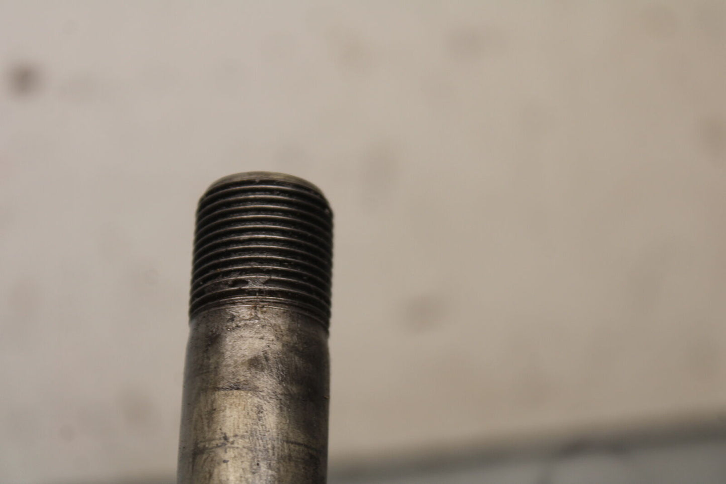 09-12 KAWASAKI NINJA ZX6R ZX600R REAR BACK SWINGARM BOLT SUSPENSION AXLE BB656