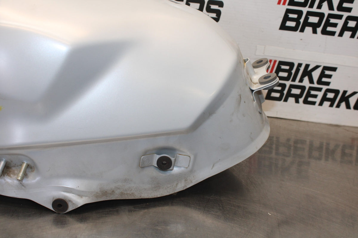 23-26 KAWASAKI NINJA ZX4RR GAS TANK FUEL CELL PETROL RESERVOIR BB898