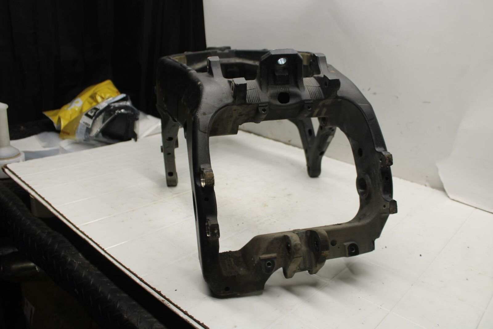 08-16 YAMAHA YZF R6 FRAME CHASSIS BB406