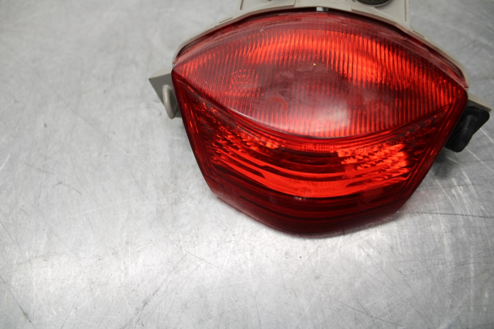 06-07 KAWASAKI NINJA 650R EX650A REAR TAIL TAILLIGHT BACK BRAKE LIGHT BB446