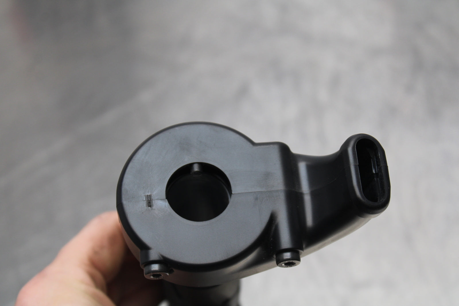 23-24 KAWASAKI NINJA ZX14R NEW!! THROTTLE CABLE LINE HOUSING GUIDE BB153