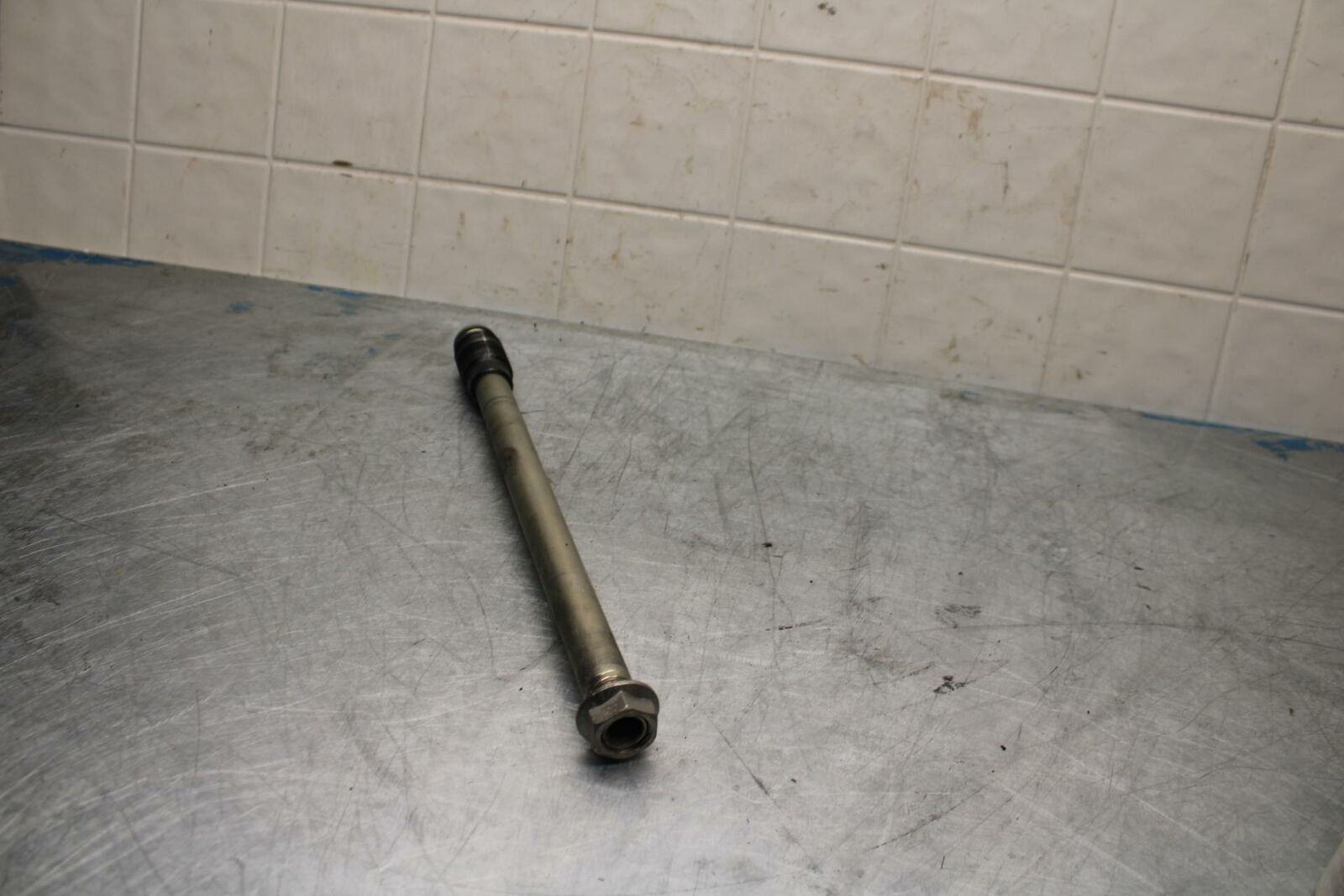 10-13 KAWASAKI Z1000 REAR BACK SWINGARM BOLT SUSPENSION PIVOT AXLE  BB421