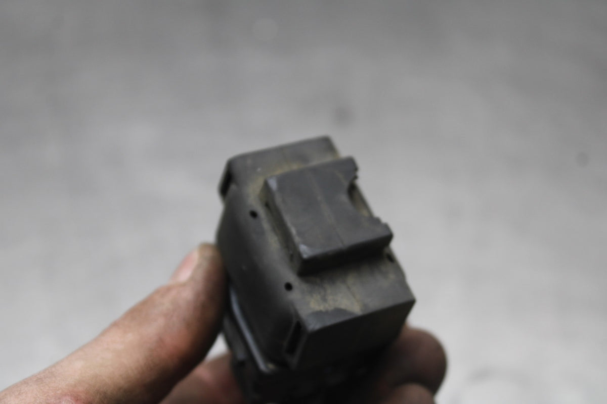 15 TRIUMPH TIGER 800 ENGINE STARTER RELAY STARTING MOTOR SWITCH BB873