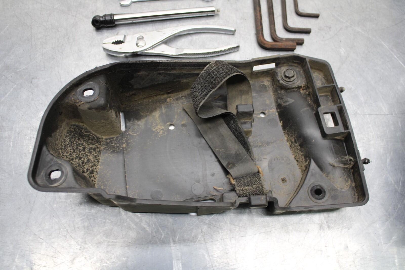 2005 Kawasaki Vulcan 1500 Classic STOCK TOOLS OEM TOOL BAG KIT SET BB576