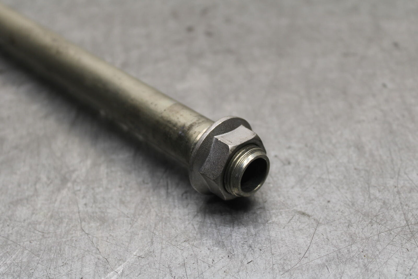 13-18 KAWASAKI NINJA ZX6R REAR BACK SWINGARM BOLT SUSPENSION PIVOT AXLE BB666