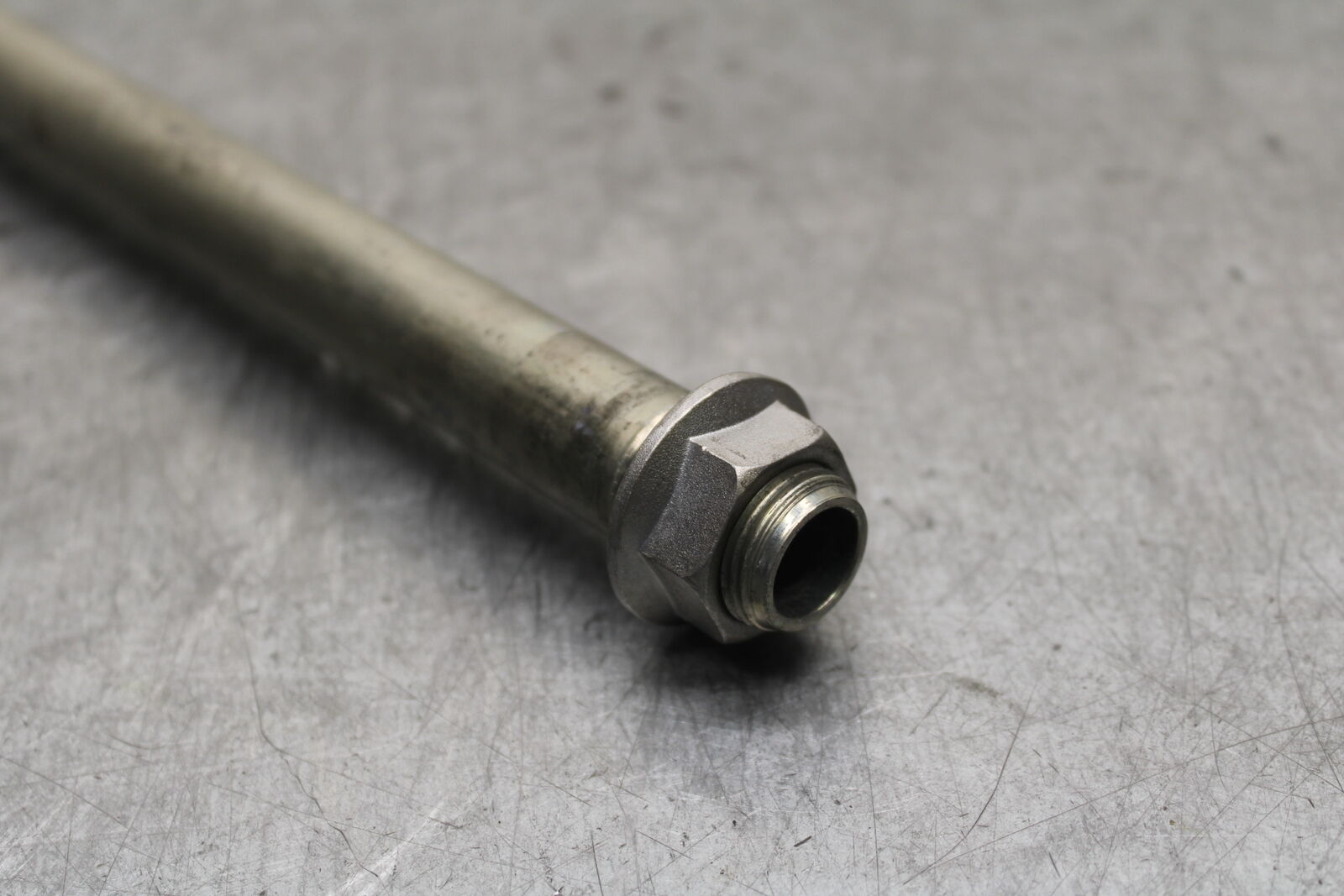 13-18 KAWASAKI NINJA ZX6R REAR BACK SWINGARM BOLT SUSPENSION PIVOT AXLE BB666