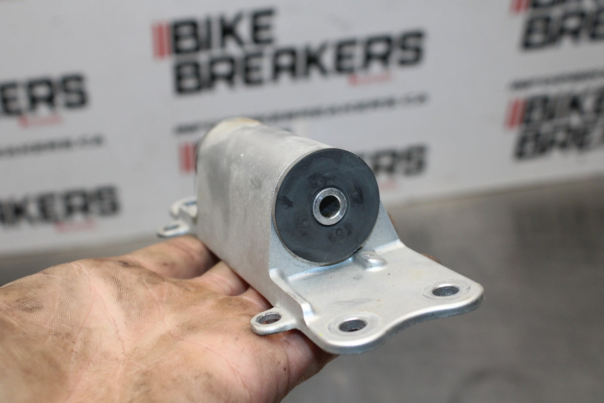 13 YAMAHA YZF R1 GAS TANK FUEL CELL PETROL RESERVOIR BRACKET MOUNT BB781